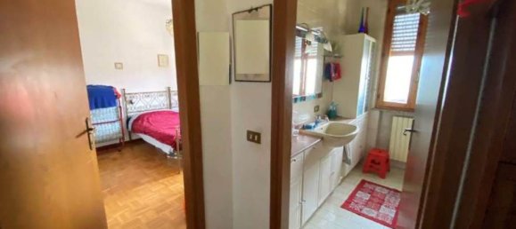 3 rooms Apartment in Forlì, Italy No. 97729 12