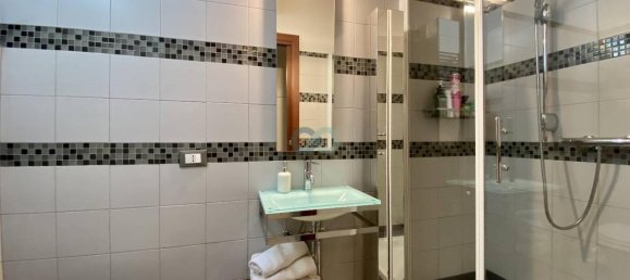 Вилла с 4 комнатами в Сирмионе, Италия № 21550 21