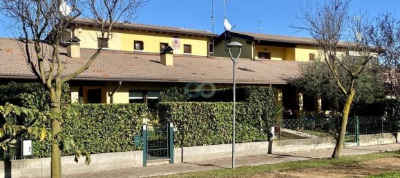 Вилла с 4 комнатами в Сирмионе, Италия № 21550 2