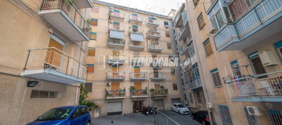 2 bedrooms Apartment in Messina, Italy No. 321937 2