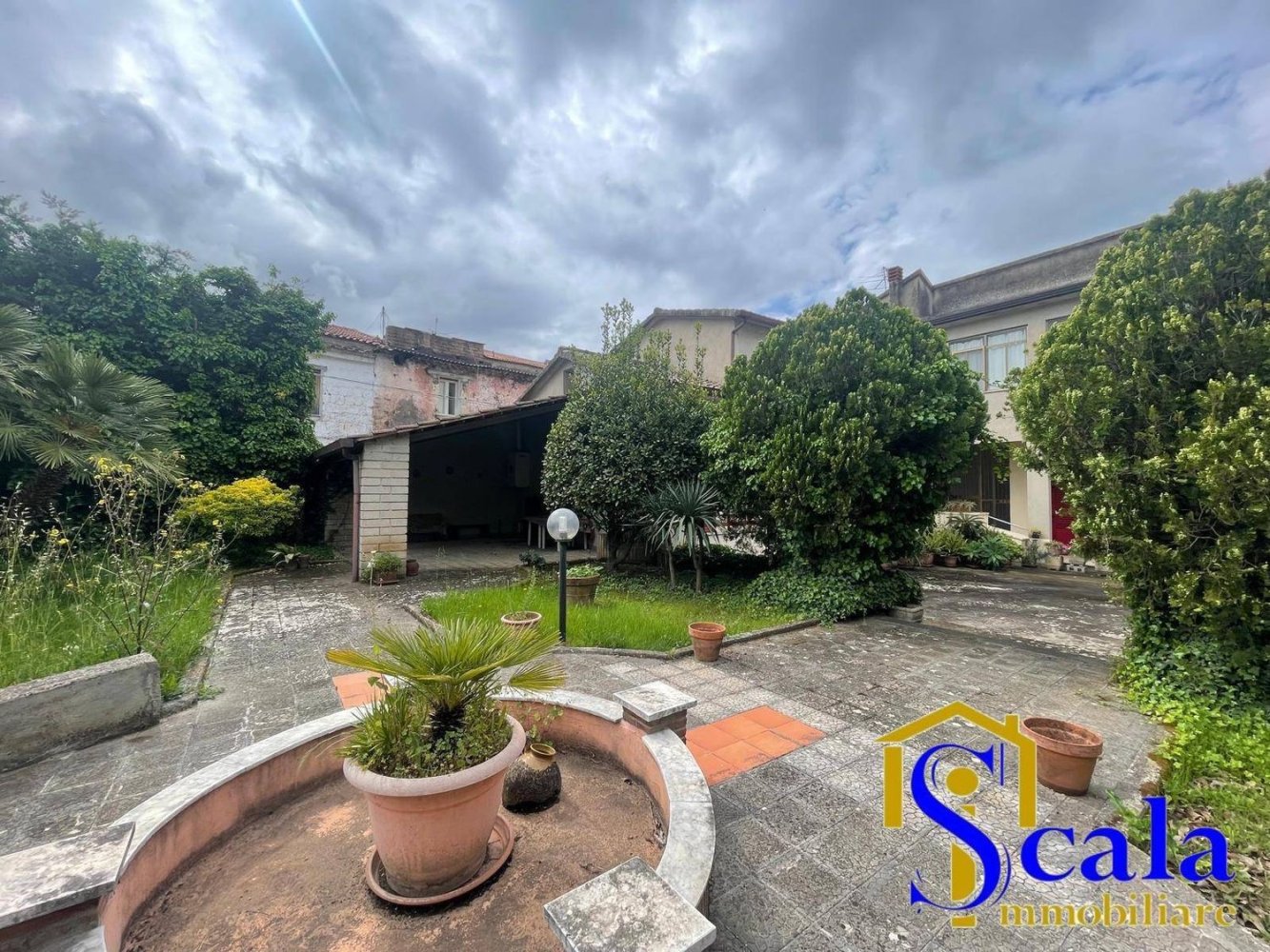 10 bedrooms House in Pastorano, Italy No. 363618