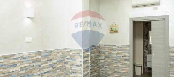 1 room Commercial property in Catania, Italy No. 83477 4