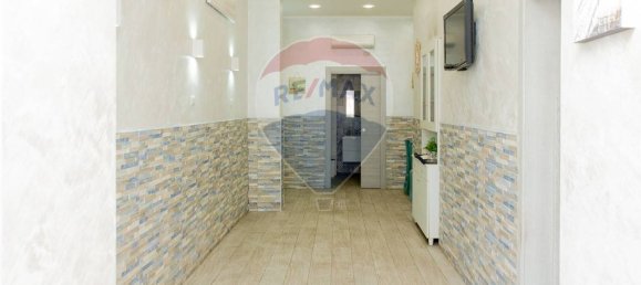 1 room Commercial property in Catania, Italy No. 83477 2