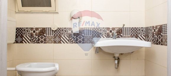 1 room Commercial property in Catania, Italy No. 83477 9