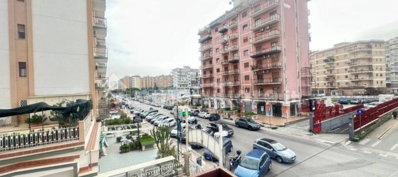 4 bedrooms Apartment in Palermo, Italy No. 50362 3