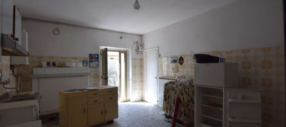 3 rooms House in Torino di Sangro, Italy No. 362964 3