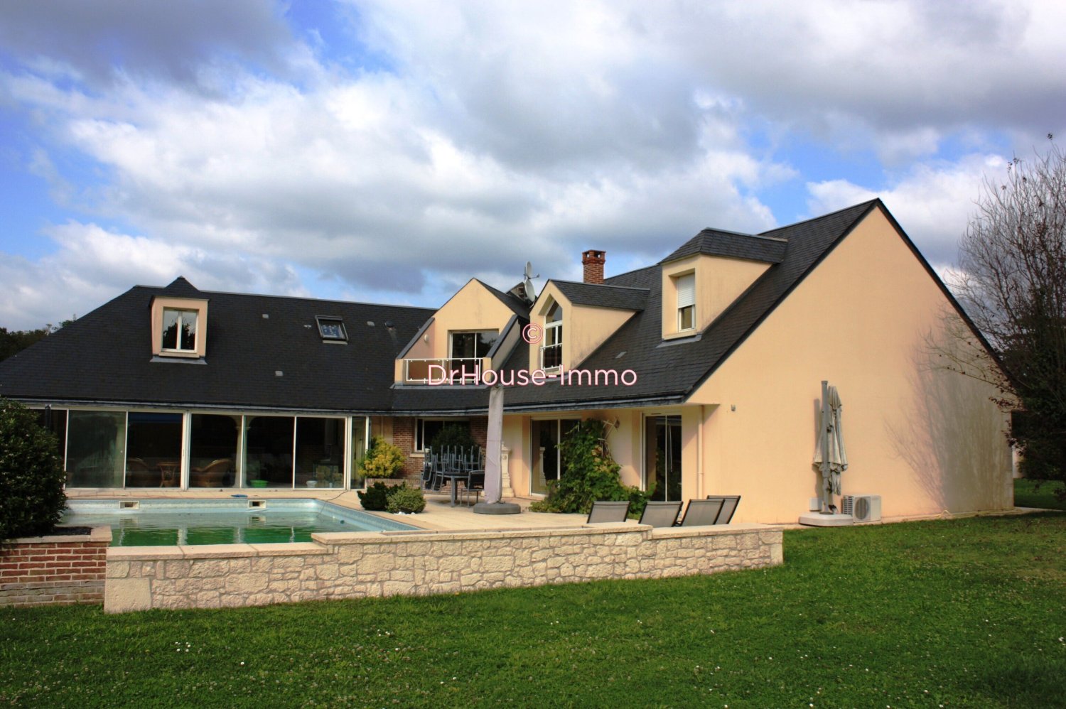 4 غرف نوم منزل في Villemandeur, France رقم 51831