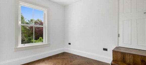 2 bedrooms Apartment in London, United Kingdom No. 12535 11