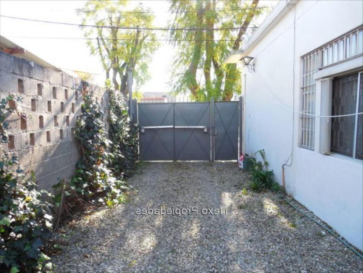 2 bedrooms House in Montevideo, Uruguay No. 11319