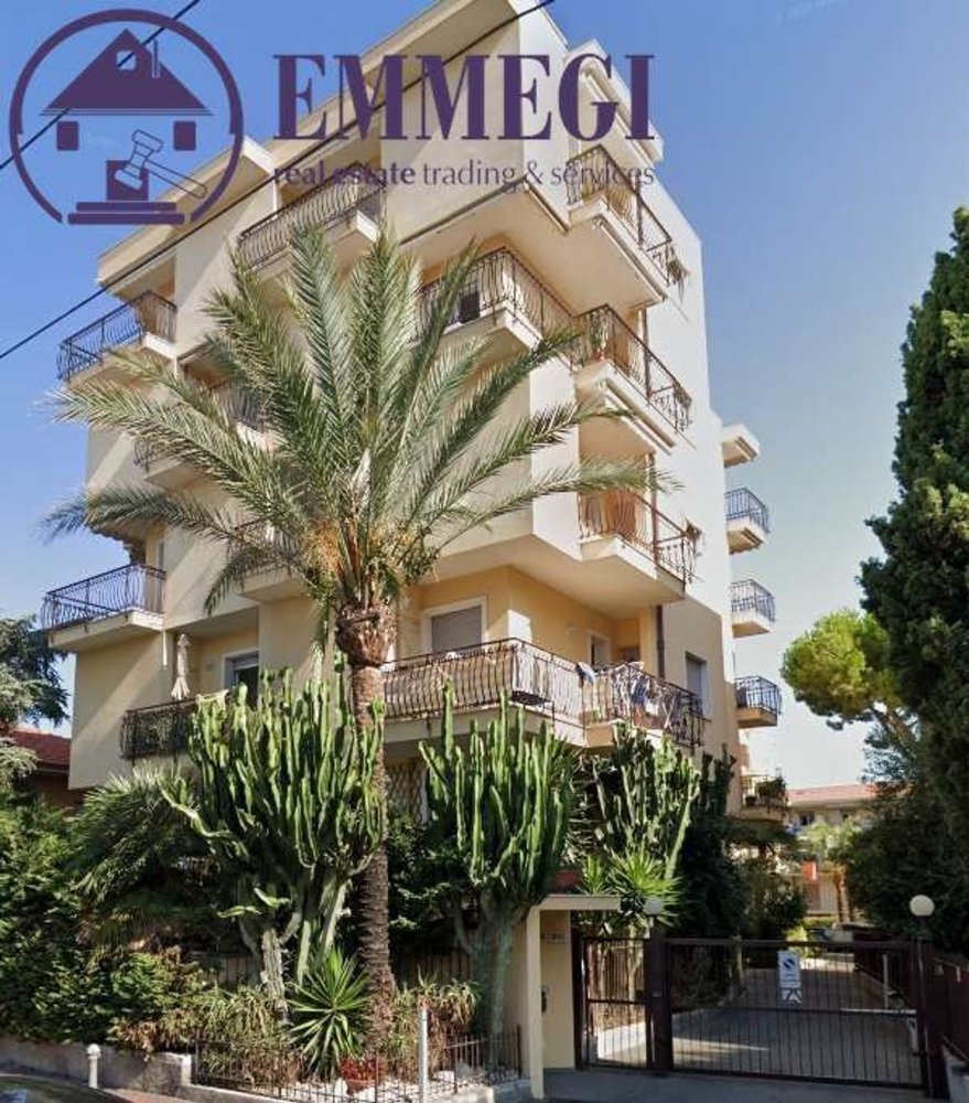 Apartamento de 6 habitaciónes en Bordighera, Italy No. 238402