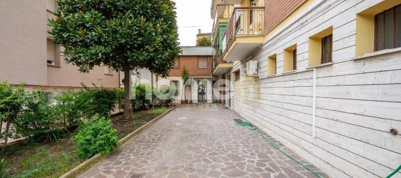 2 bedrooms Apartment in Modena, Italy No. 292081 25