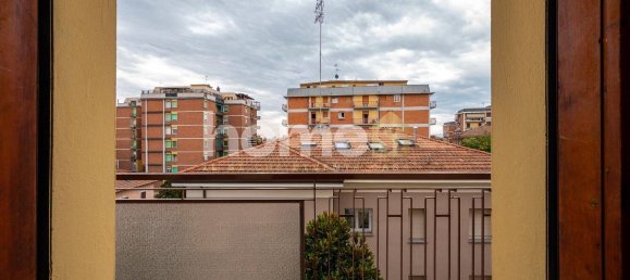 2 bedrooms Apartment in Modena, Italy No. 292081 7