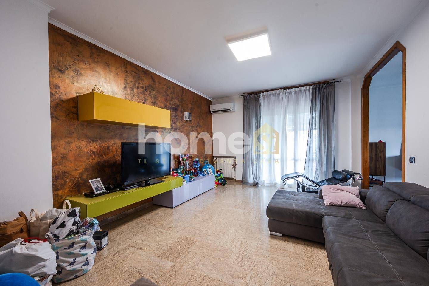 2 bedrooms Apartment in Modena, Italy No. 292081