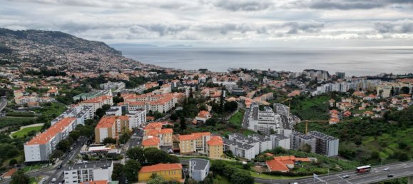 2 bedrooms House in Funchal, Portugal No. 124592 12