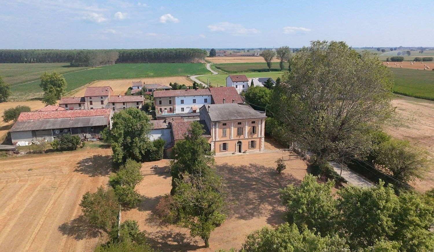 Вилла с 6 спальнями в Ломбардия, Италия № 393014