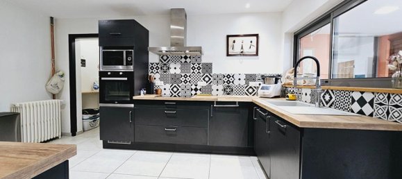 5 bedrooms House in Levet, France No. 242141 8