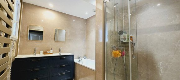 5 bedrooms House in Levet, France No. 242141 14