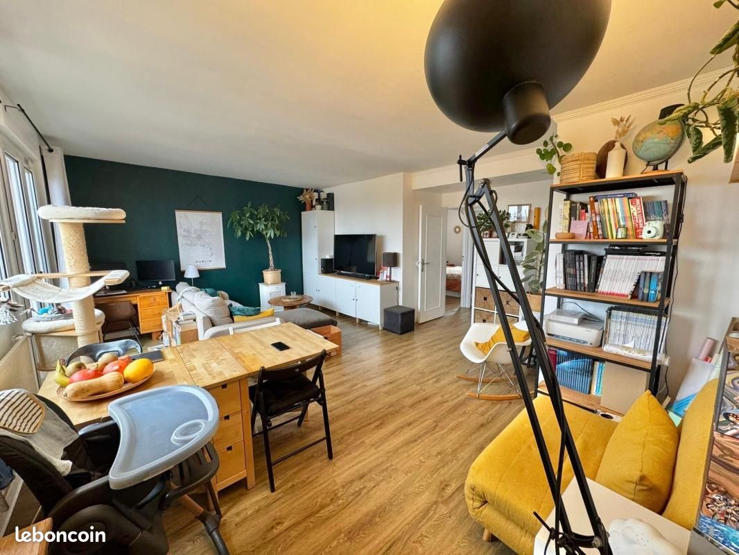 2 chambres Appartement à Le Raincy, France No. 169910
