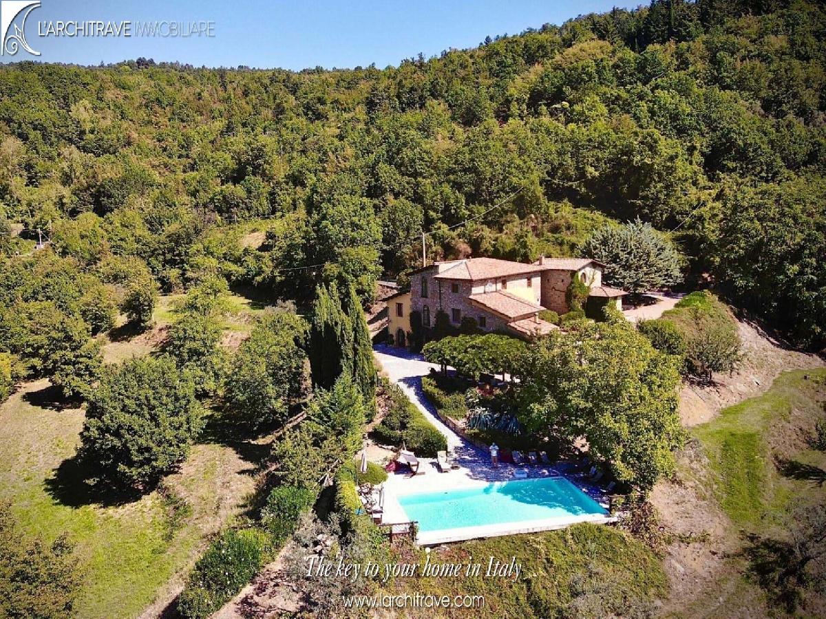 6 غرف نوم فيلا في Fivizzano, Italy رقم 77648