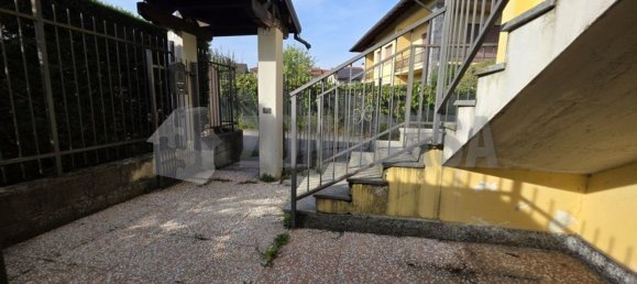 4 Schlafzimmer Doppelhaus in Angera, Italy, Nr. 361312 5