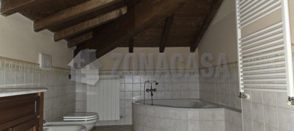4 Schlafzimmer Doppelhaus in Angera, Italy, Nr. 361312 50