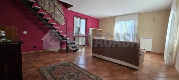 4 Schlafzimmer Doppelhaus in Angera, Italy, Nr. 361312 8