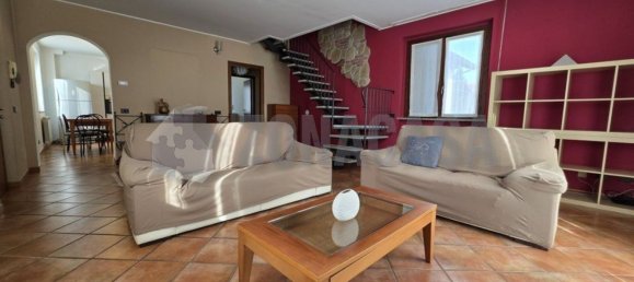 4 Schlafzimmer Doppelhaus in Angera, Italy, Nr. 361312 13