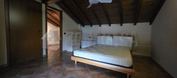4 Schlafzimmer Doppelhaus in Angera, Italy, Nr. 361312 44
