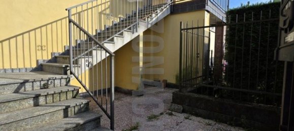 4 Schlafzimmer Doppelhaus in Angera, Italy, Nr. 361312 3