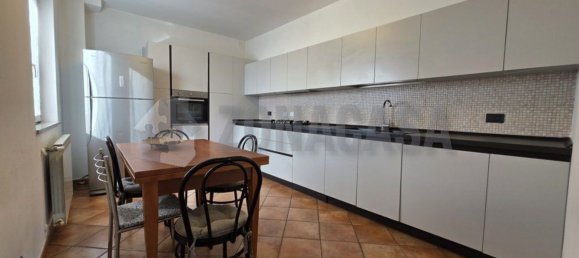4 Schlafzimmer Doppelhaus in Angera, Italy, Nr. 361312 22