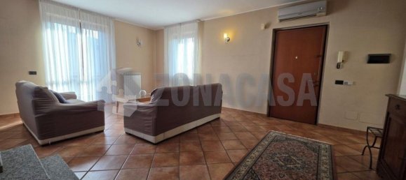 4 Schlafzimmer Doppelhaus in Angera, Italy, Nr. 361312 10