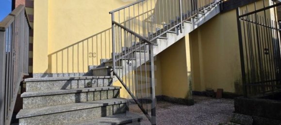 4 Schlafzimmer Doppelhaus in Angera, Italy, Nr. 361312 4