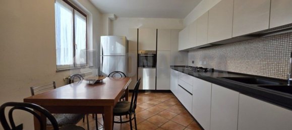 4 Schlafzimmer Doppelhaus in Angera, Italy, Nr. 361312 20