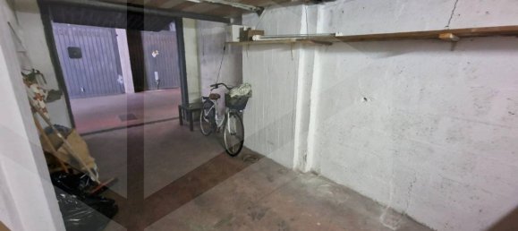 1-salle Garage à Rome, Italy No. 28386 6