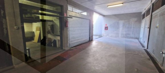 1-salle Garage à Rome, Italy No. 28386 3