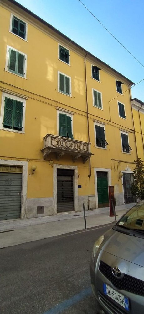 4 Schlafzimmer Wohnung in Carrara, Italy, Nr. 355865