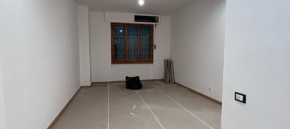 4 bedrooms Apartment in Florence, Italy No. 322921 8