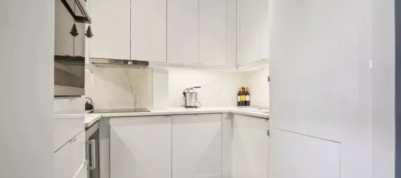 3 rooms Apartment in Paris, France No. 137362 3