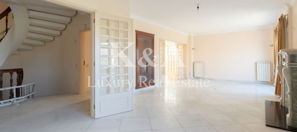4 bedrooms Villa in Porto, Portugal No. 117622 2