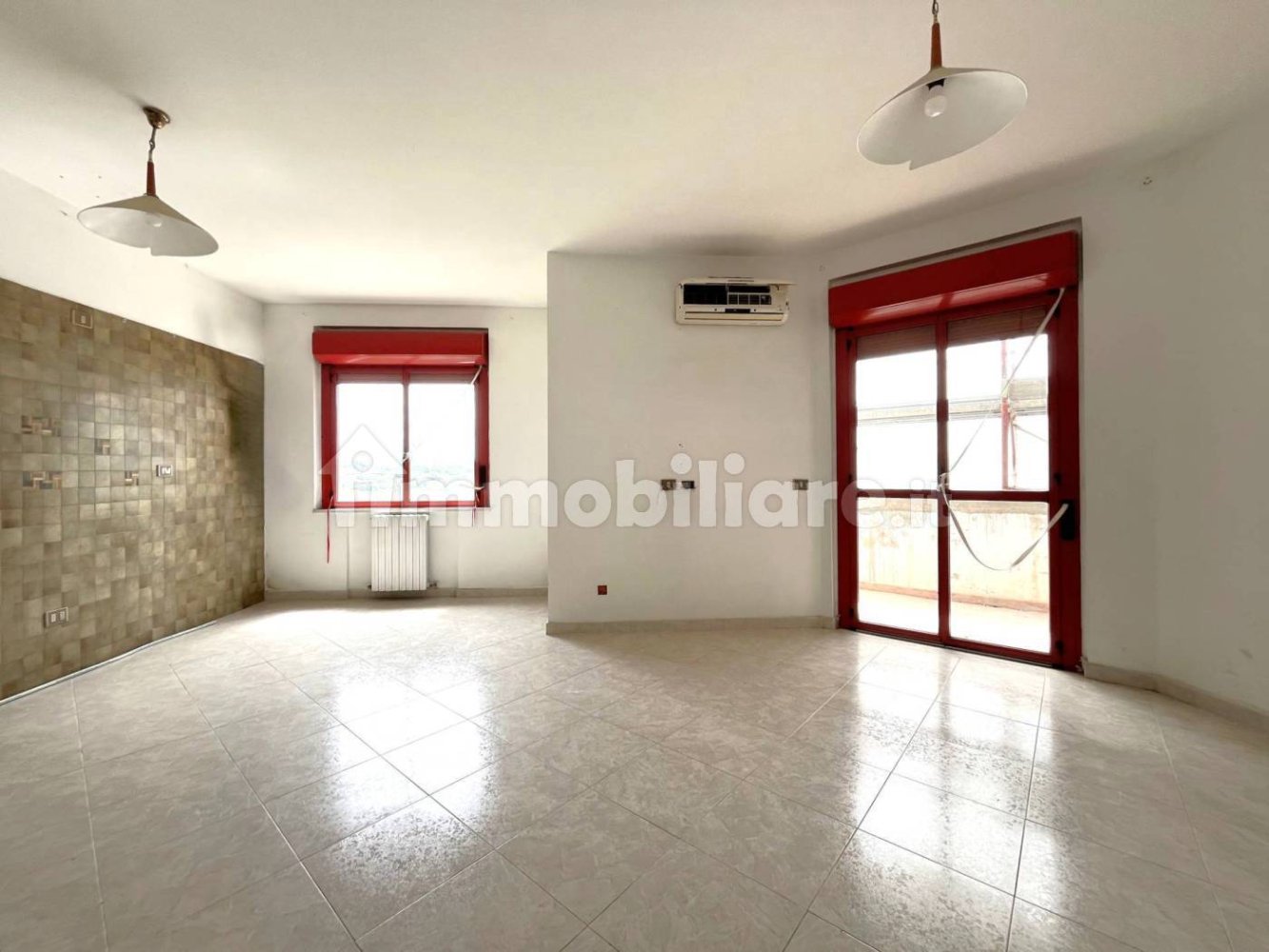 4 bedrooms Apartment in Catanzaro, Italy No. 36248