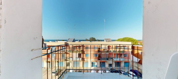 Apartamento de 2 dormitorios en Bari, Italy No. 353240 18