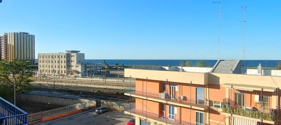 Apartamento de 2 dormitorios en Bari, Italy No. 353240 19