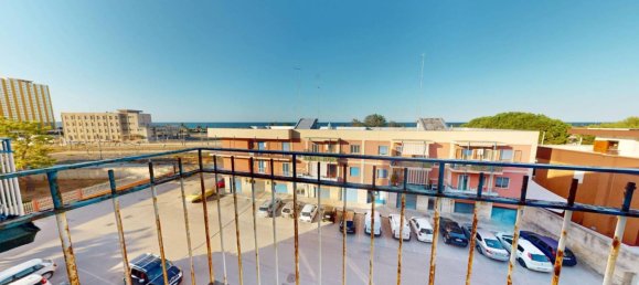 Apartamento de 2 dormitorios en Bari, Italy No. 353240 17