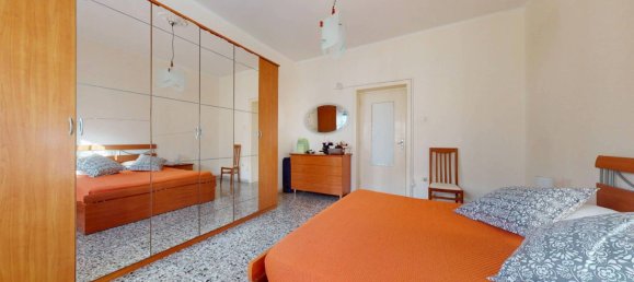 Apartamento de 2 dormitorios en Bari, Italy No. 353240 12