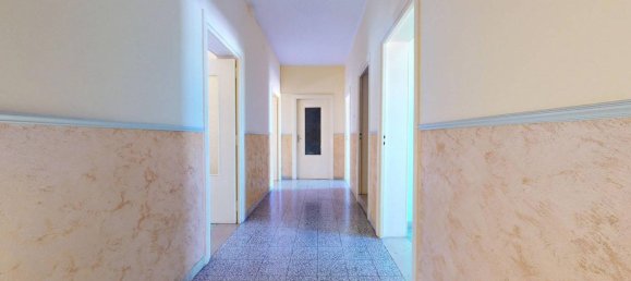 Apartamento de 2 dormitorios en Bari, Italy No. 353240 3