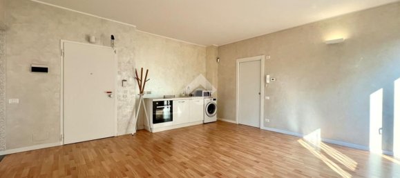 3 rooms Apartment in Calusco d'Adda, Italy No. 270045 4