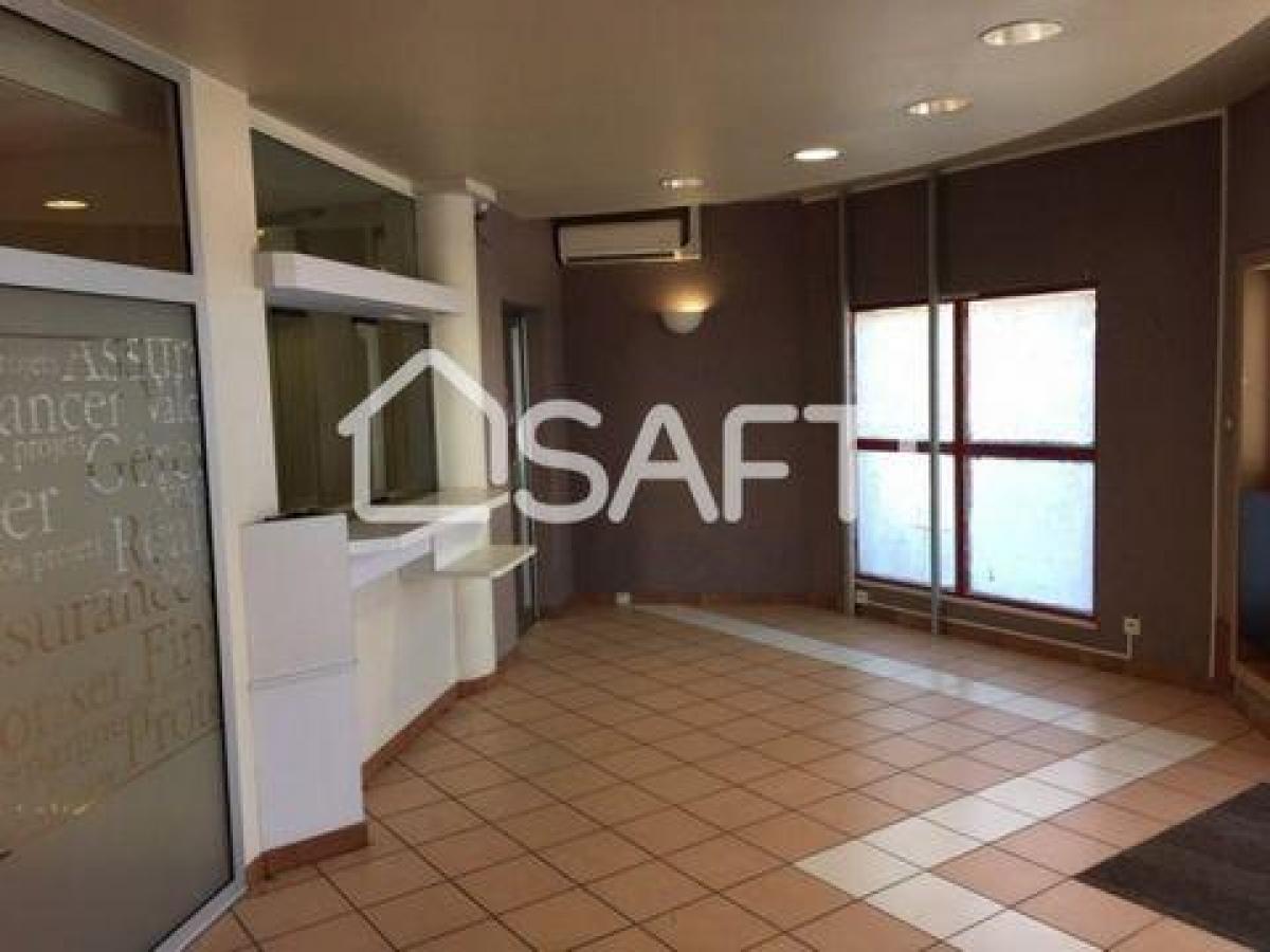 126m² Office in Koenigsmacker, France No. 17398