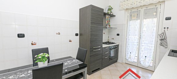5-Zimmer Wohnung in Genoa, Italy, Nr. 16438 9
