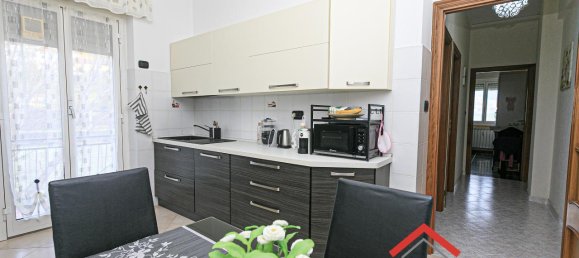 5-Zimmer Wohnung in Genoa, Italy, Nr. 16438 2