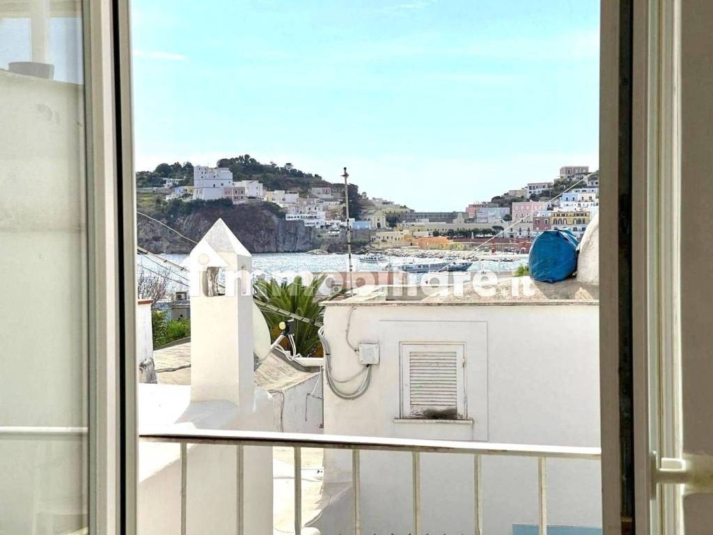 4-salle Appartement à Ponza, Italy No. 86129